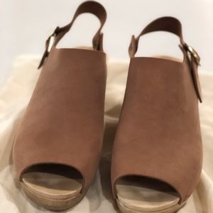 Bryr Suzie Spanish Toe Mid Heel Clay Nubuck sz 39